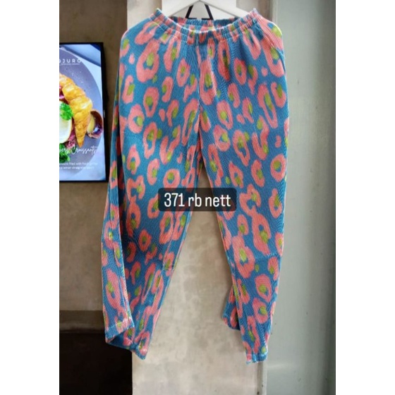 chilla pleats blue x nindy nadjani