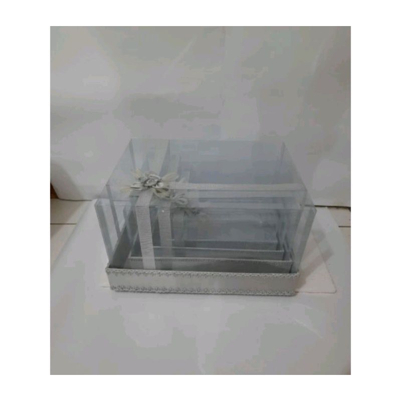

KOTAK HANTARAN PERNIKAHAN/SESERAHAN MIKA PITA WARNA SILVER