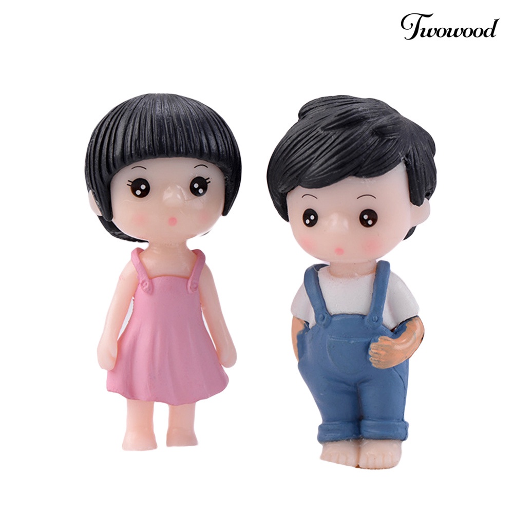 Twowood 2Pcs / Set Miniatur Pasangan Anak Laki-Laki / Perempuan Bahan Resin Untuk Aksesoris Lansekap DIY
