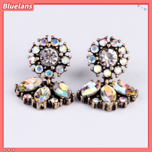 Anting Stud Desain Bunga Aksen Berlian Imitasi Gaya Vintage Bohemian Untuk Wanita