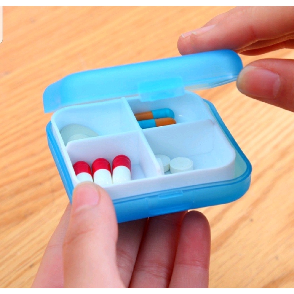 KOTAK PENYIMPANAN PIL OBAT-OBATAN DENGAN 4 SEKAT // KOTAK AKSESORIES LAINNYA - BD