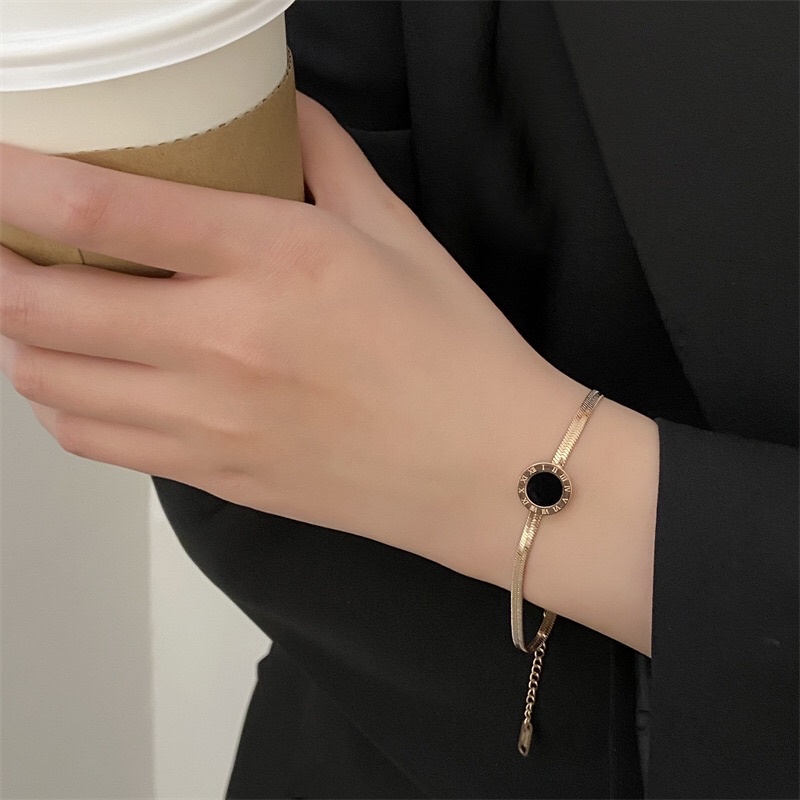 Gelang Titanium Belut Black Square Trending Elegan Korea Fashion Style