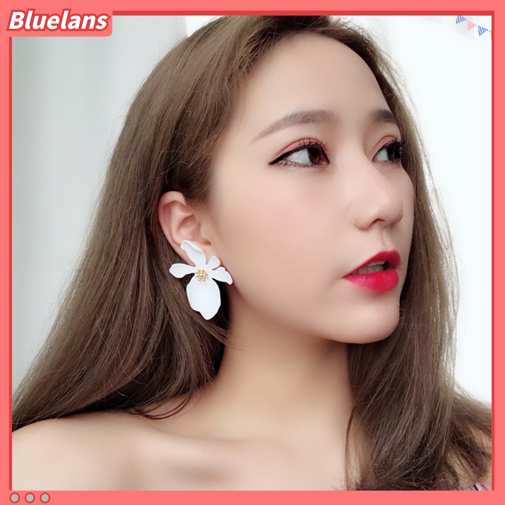 Bluelans Anting Stud Bentuk Bunga Daisy Bahan Metal Untuk Wanita