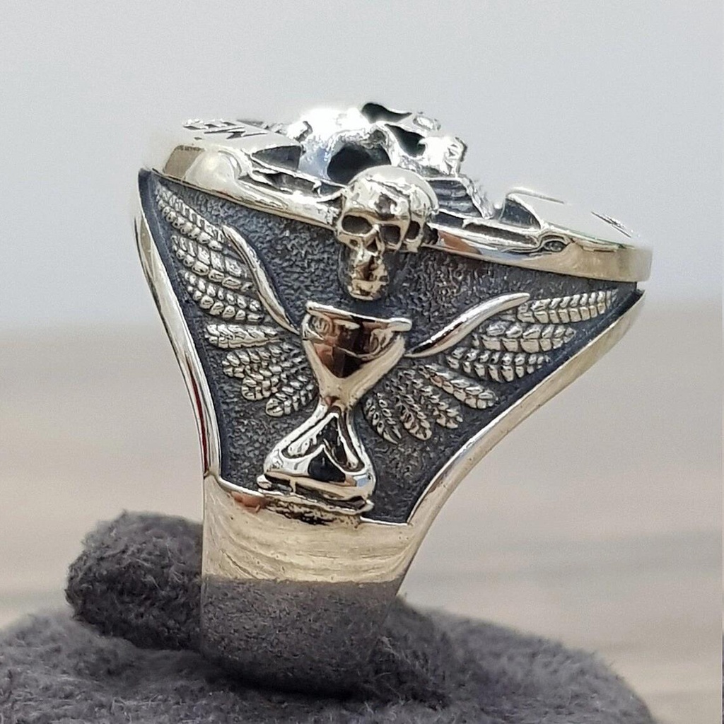Cincin Desain Tengkorak Bahan alloy Gaya Eropa Amerika Untuk unisex