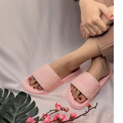 Berkualitas  Sandal Skechers Slide Wanita Sendal Cewek Sketchers Selop Kekinian Sandal Skecher Cewek