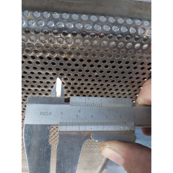 plat saringan lubang stainless tebal 1mm lubang 3mm