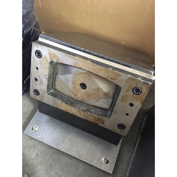 

Mesin Plong PVC Kotak Cembung