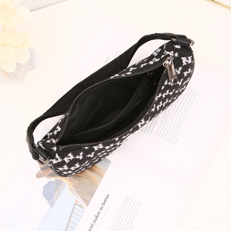 Tas MLB Monogram Jacquard Hobo Bag armpit Clip bag