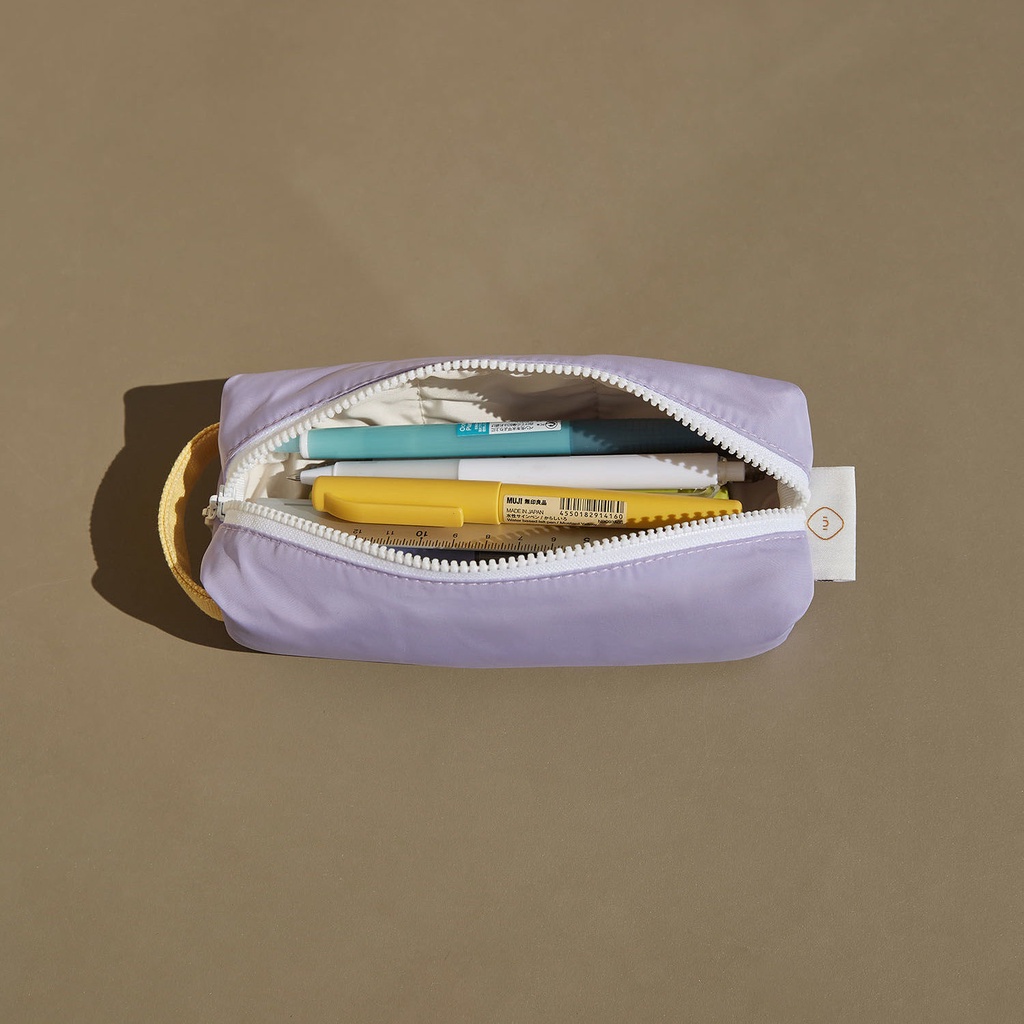 ✣♂℗Sera menciptakan tas pena penyimpanan krim persegi lembut dan anti jatuh asli yang ringan dan kotak alat tulis Jepang sederhana dengan hati