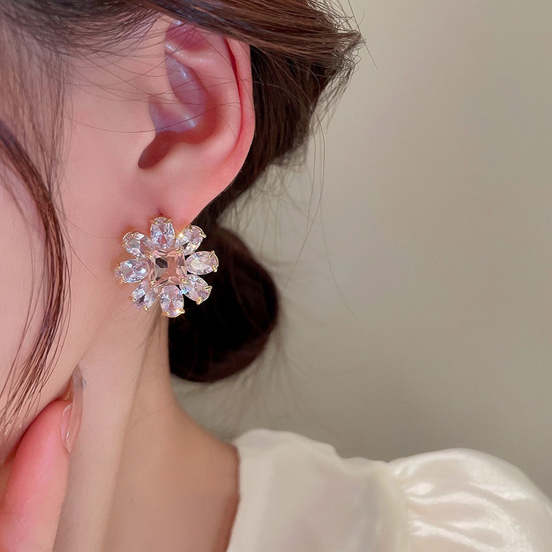 Anting Bentuk Bunga Aksen Berlian Imitasi Gaya Korea