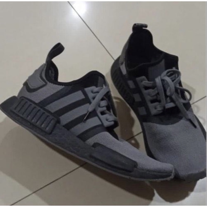 adidas black run Shoes size 44