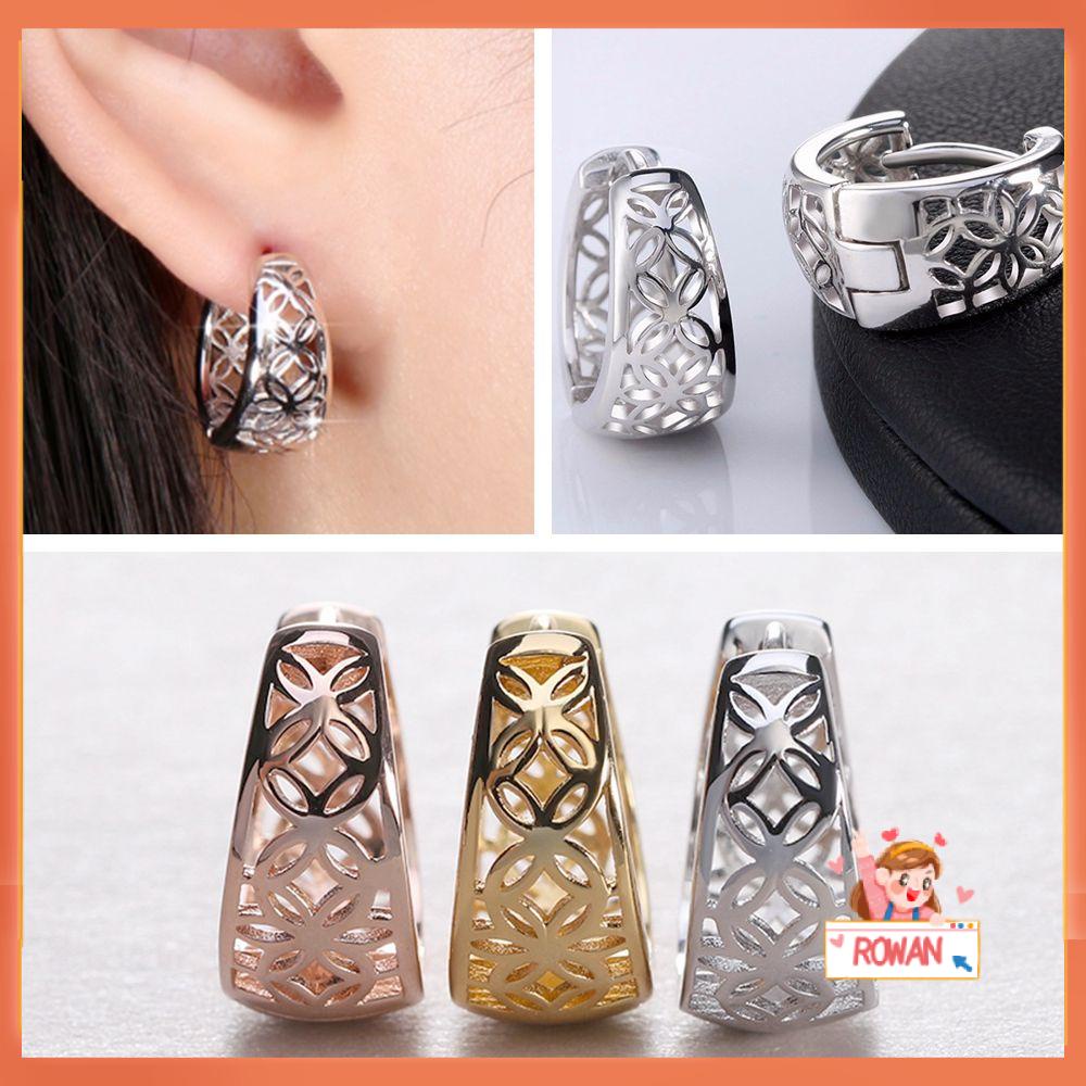 1 Pasang Anting Bulat Wanita Lapis Silver Desain Bunga Hollow Untuk Pernikahan