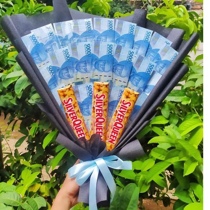 

IDTt0T4--BUKET UANG 50RB SILVERQUEEN BIG PREMIUM
