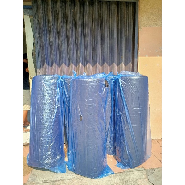 

Bubble Wrap Hitam dan putih 125cm x 50m berat 3kg