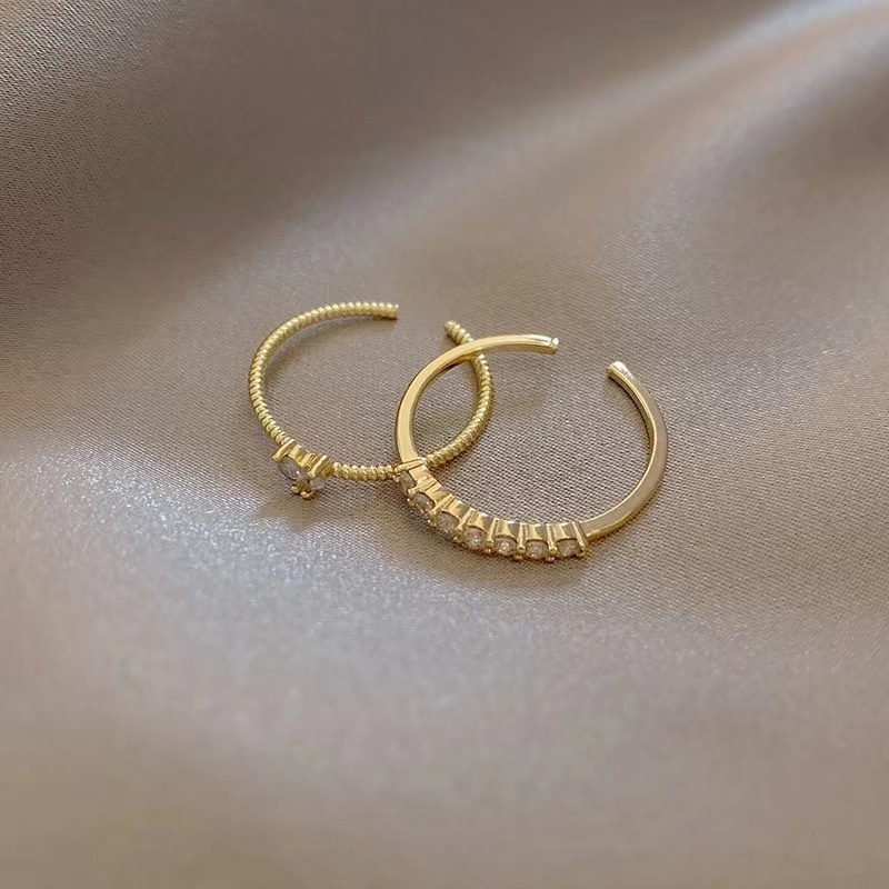 2pcs / Set Cincin Model Terbuka Adjustable Desain Hati Bahan Zirkon Warna Emas Untuk Wanita