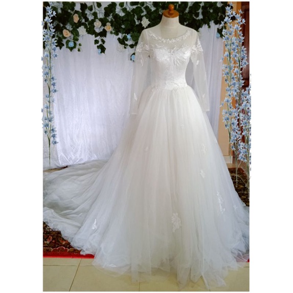 Gaun akad syari mewah