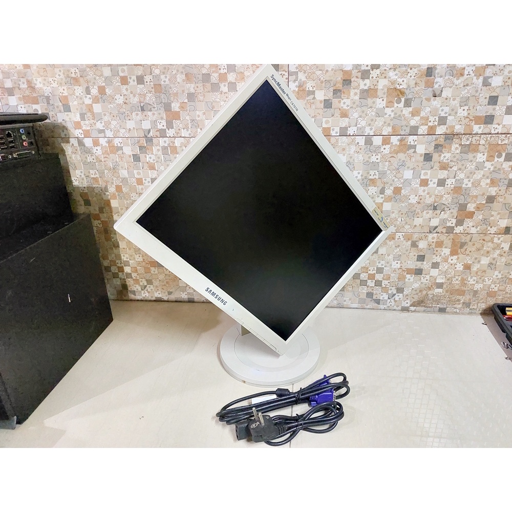 monitor LCD Samsung 17inch White Legendaris