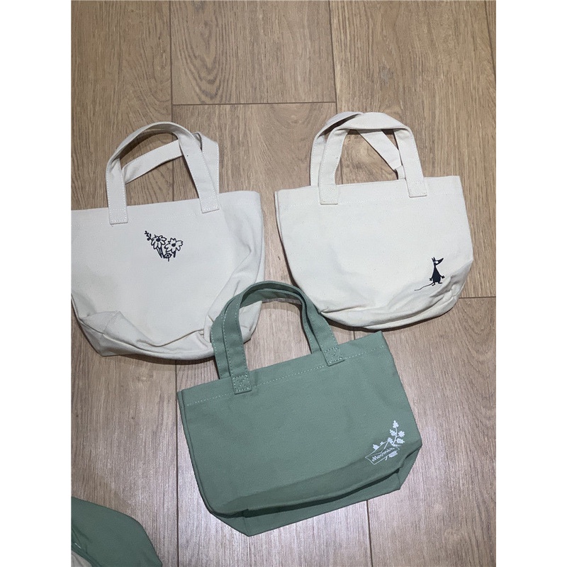 ❧๑ஐSera Daily Moomin Keluarga Medium Periferal Kanvas Tas Satu Bahu Portabel Kartun Dicetak Tas Kain Tas Belanja Anak Perempuan
