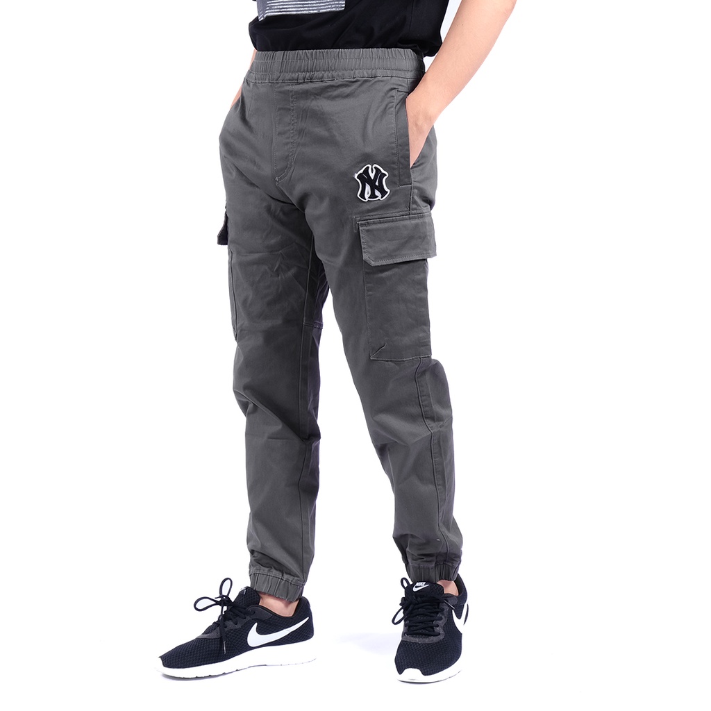 M7B NY Yankees Basic Cotton Cargo Track Pants Dark Grey