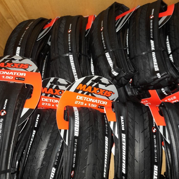 BAN LUAR MAXXIS DETONATOR 27.5 X 1.5