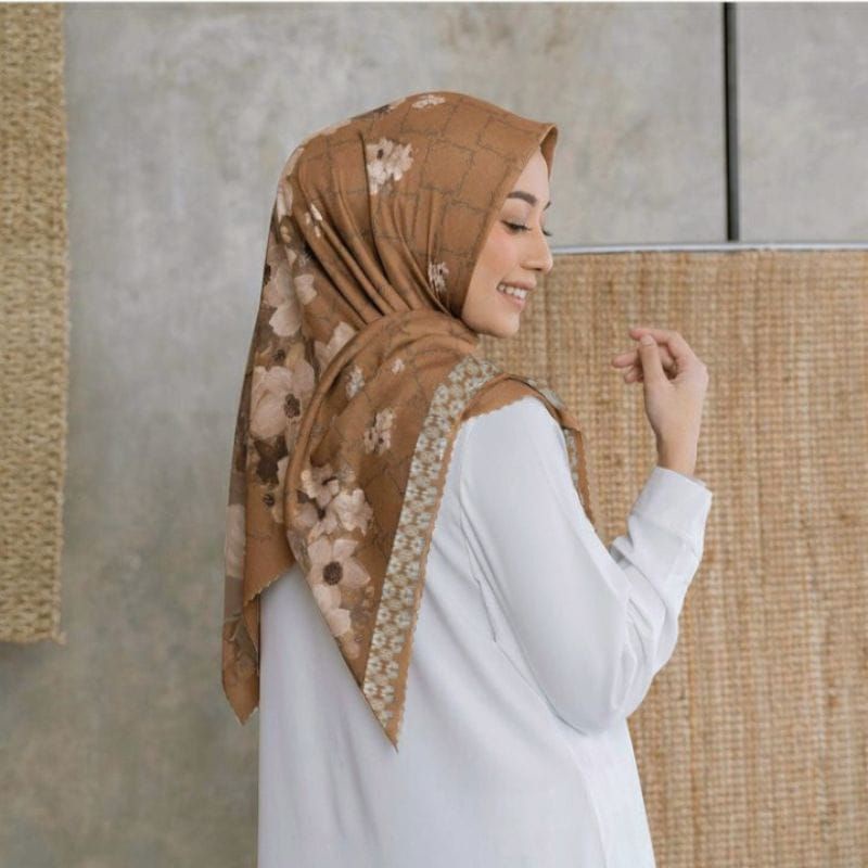 jilbab motif segi empat lasercut terbaru// kerudung segi empat motif lasercut termurah// hijab voal motif segi empat lasercut terbaru grosir