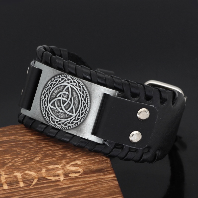 [Z H Jewelry] Hip Hop Vintage Viking Fashion Pria Kulit Anyaman Segitiga Gelang Pesta Perhiasan Aksesoris