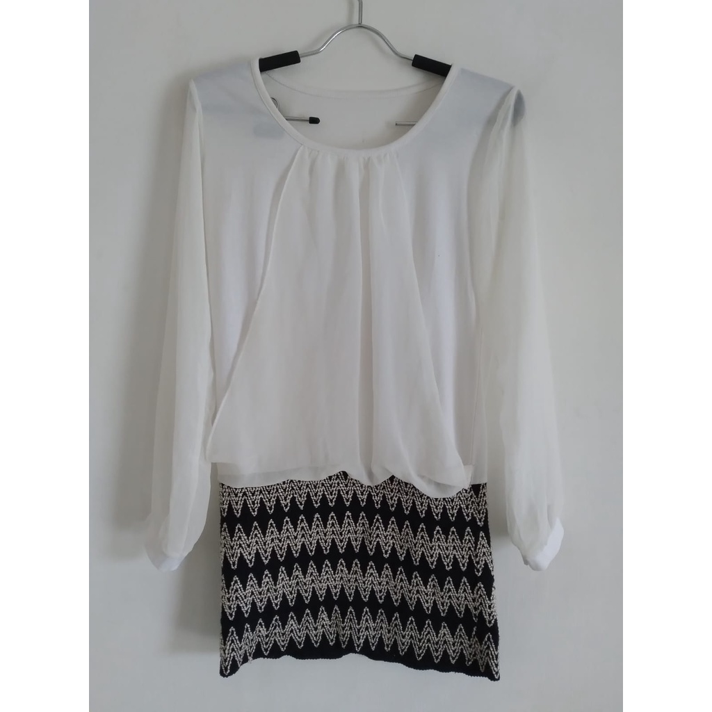 Baju Atasan Wanita / Blouse Putih Lengan Panjang Rajut Preloved 034