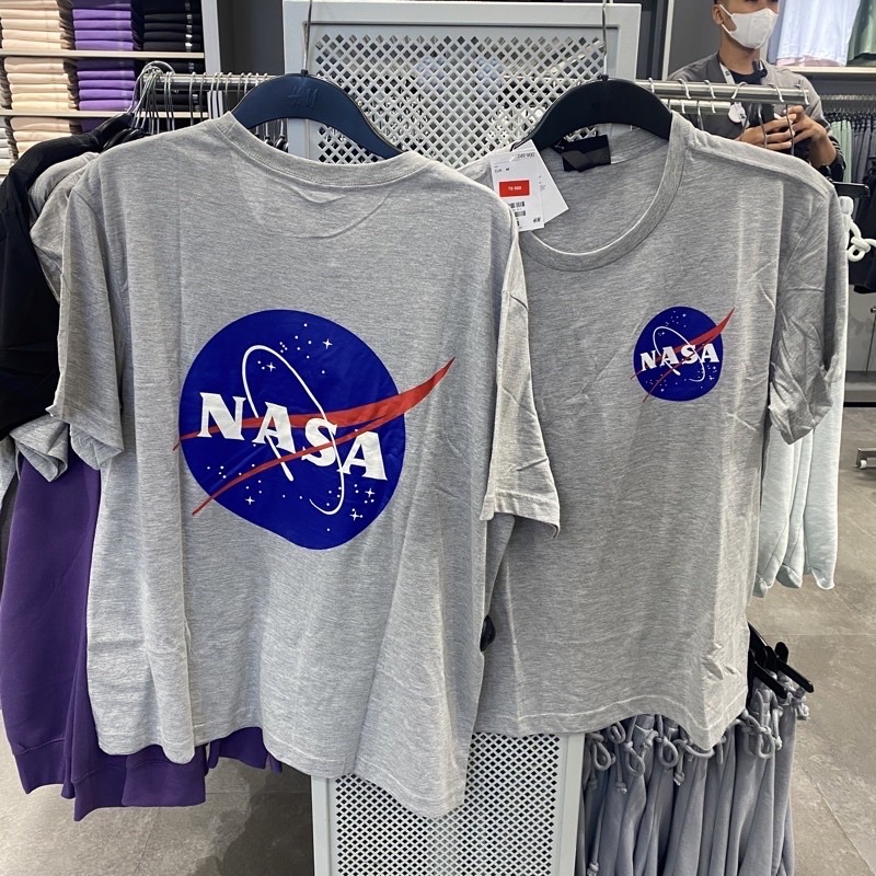 10.10 H&M Kaos nasa cowo SALE