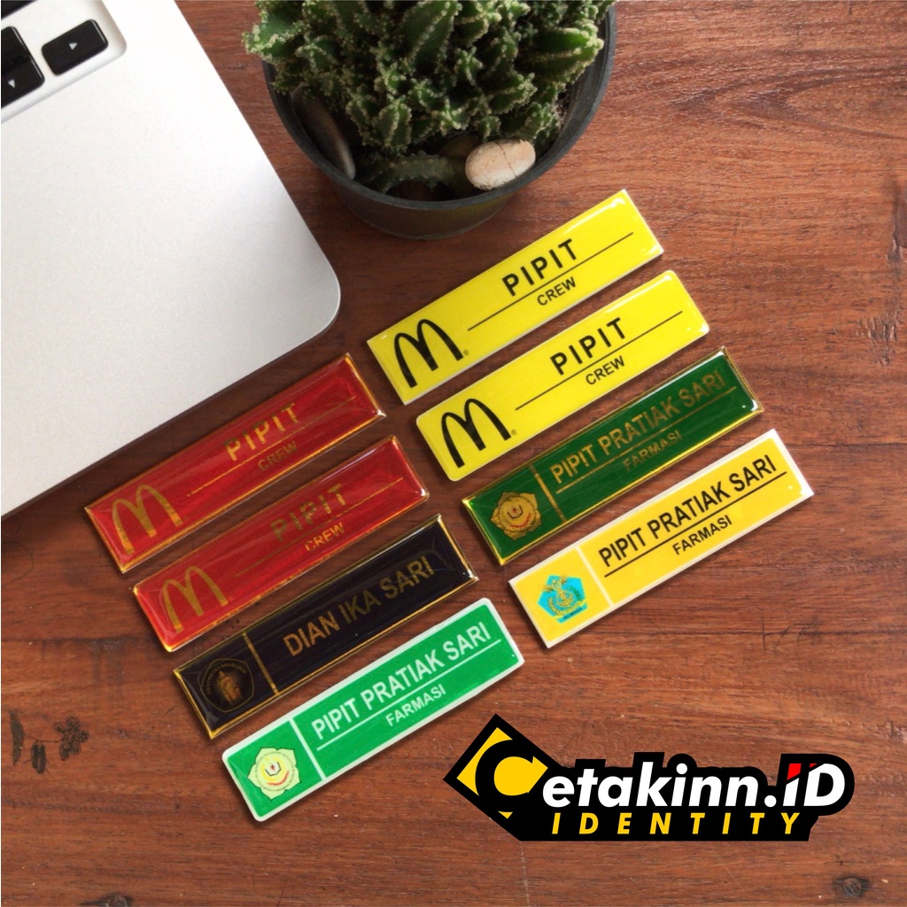 

Name Tag Akrilik Papan Nama Dada Akrilik Magnet Peniti Bisa Satuan