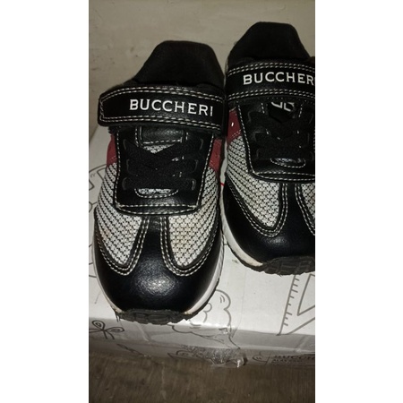 [PRELOVED] Sepatu anak laki cowok buccheri hitam putih