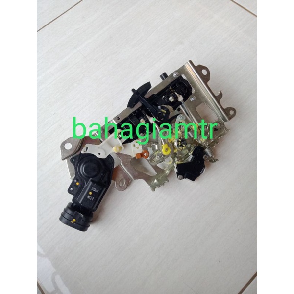 handle pintu dalam gagang pintu sleding dalam tengah toyota sienta