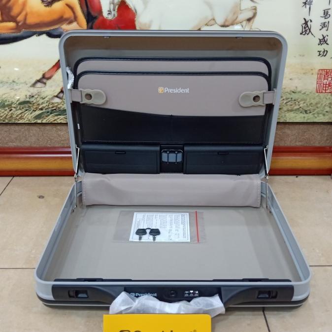 

Tas Koper Map Dokumen Kantor File President 18" Type 3148 Hitam