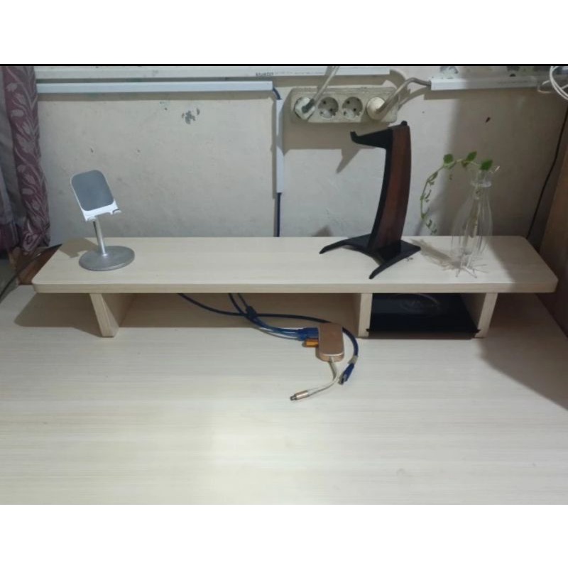 Meja monitor / Dudukan monitor / Alas monitor