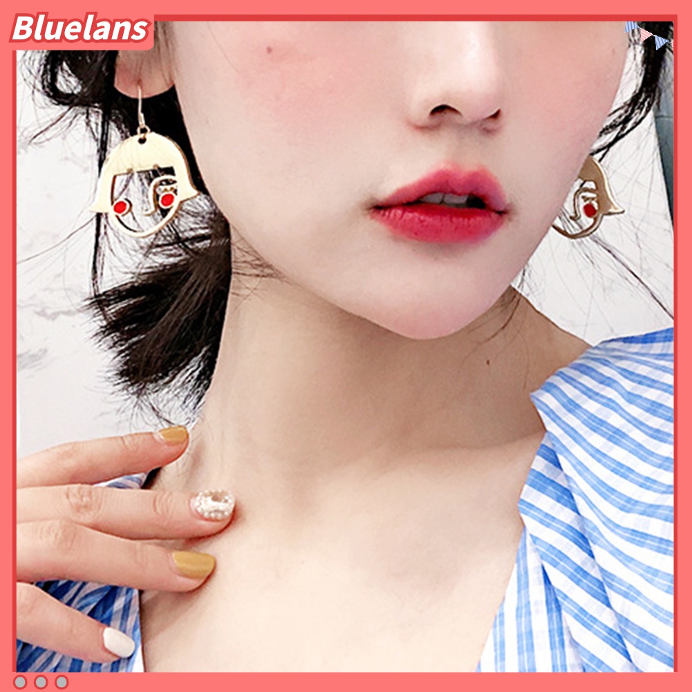 Anting Kait Gantung Wanita Bahan Alloy Desain Wajah Wanita Hollow Untuk Hadiah Ulang Tahun