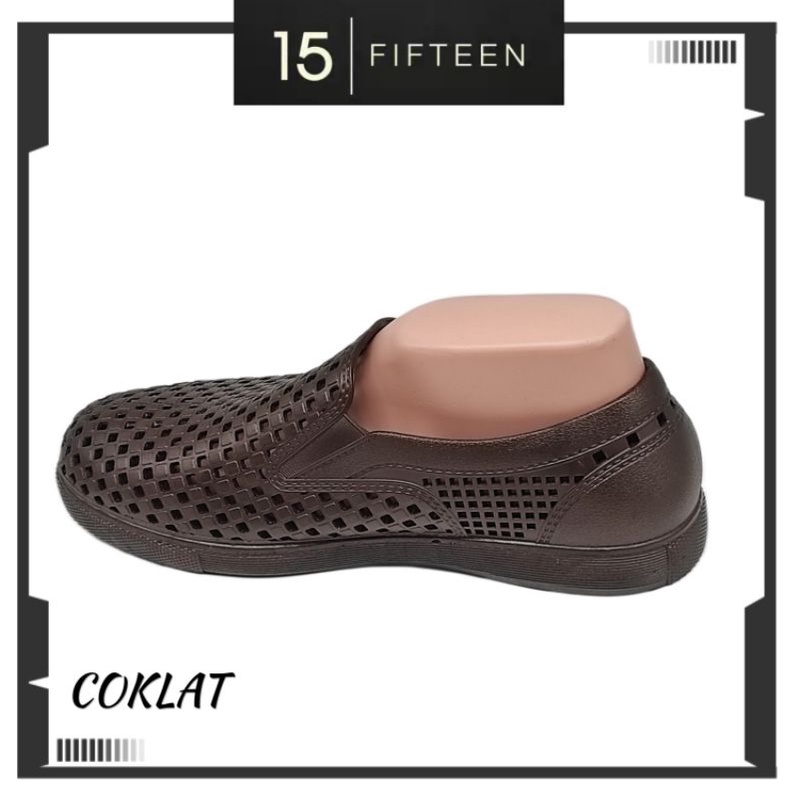 15 SHOP --- KINBOS Sepatu Karet Pria Slip On Lubang Keren M35