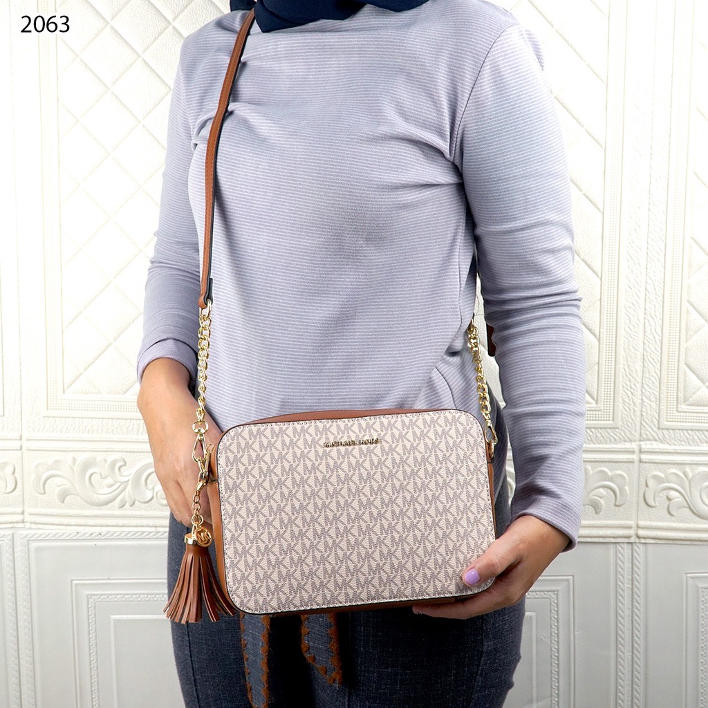 BAG Signature Crossbody 2063