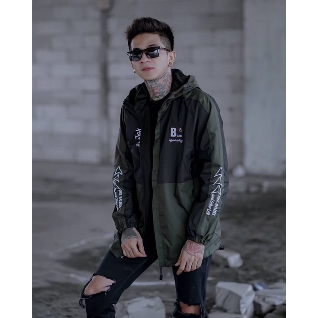 The Bojiel - Jaket Pria Jaket Parasut Jaket Outdoor Mountain Jaket Distro Jaket Casual Hitam Hijau