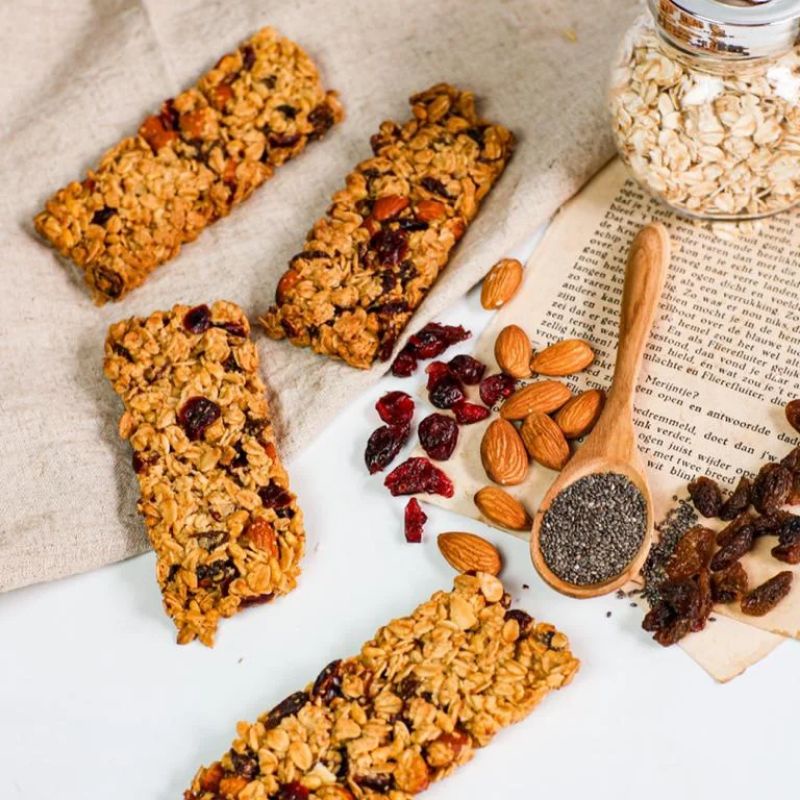 

Mixed Berries Granola Bar (2 bars) - Cranberry, Raisins, Almond, Chia seed - goodluckbite