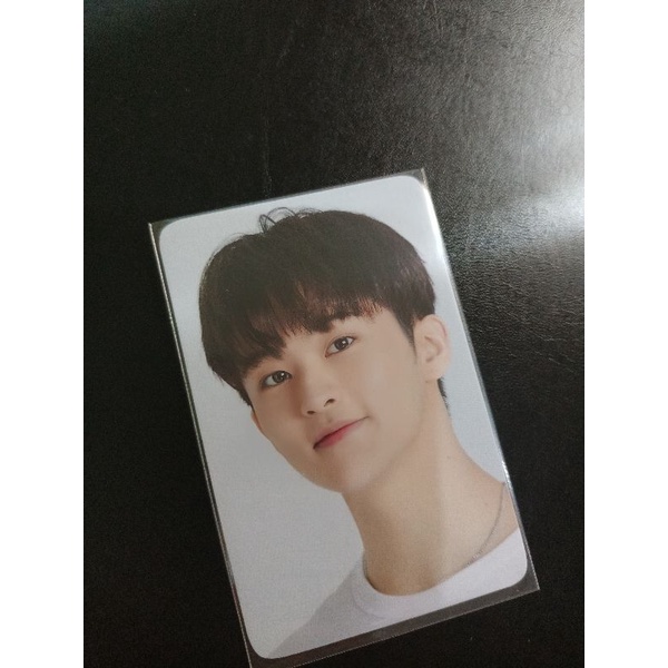 PHOTOCARD OFFICIAL MARK LEE SEASON GREETING (BOOKED)