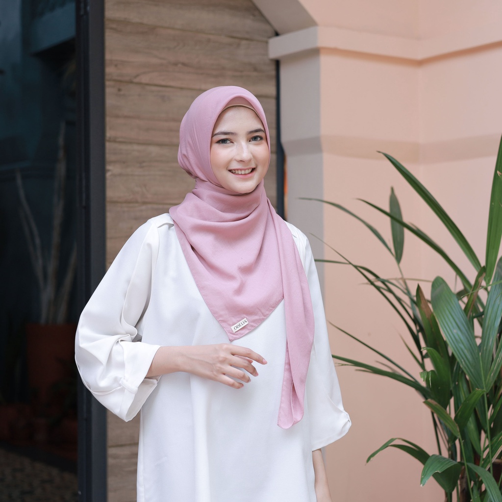 [99K 2 PCS] LEVIA VOAL HIJAB JAHIT TEPI ( HIJAB SEGIEMPAT ) - ODELIA HIJAB