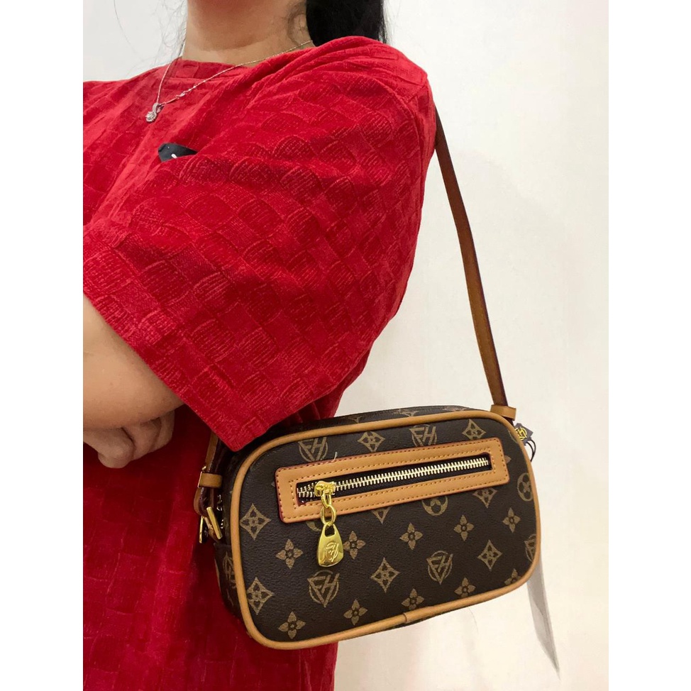 Tas Wanita Slingbag Import Terbar 6128