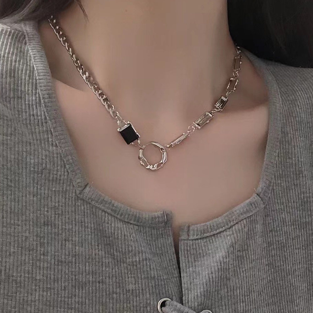 Kalung Choker Rantai Klavikula Warna Silver Bahan Logam Tebal Bentuk Persegi Bulat Gaya Punk Boho Untuk Wanita