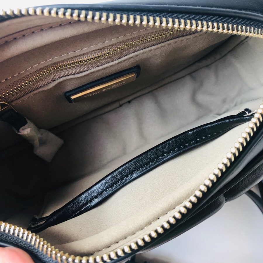 [Instant/Same Day]  88095    TB  Mini Kira new shoulder bag messenger bag camera bag  Retro motorcycle vertical stitch, made of lambskin  xjb
