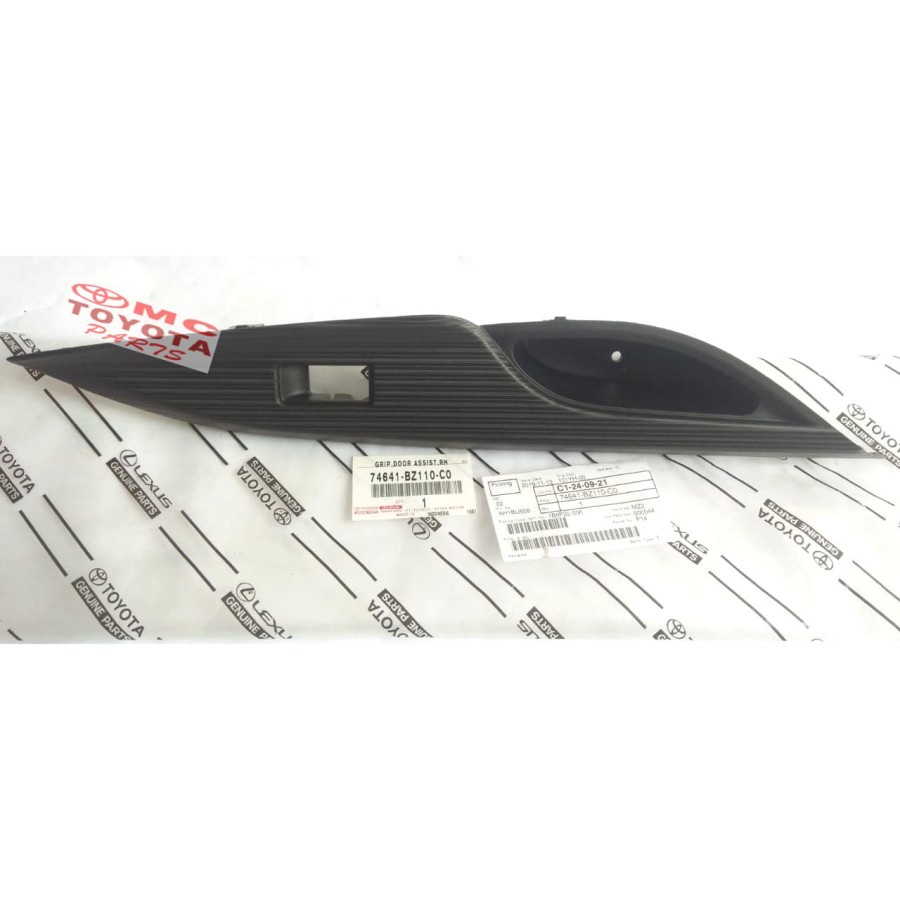 Tarikan Pintu / Panel Power Window Kanan Avanza All New 74641-BZ110-C0