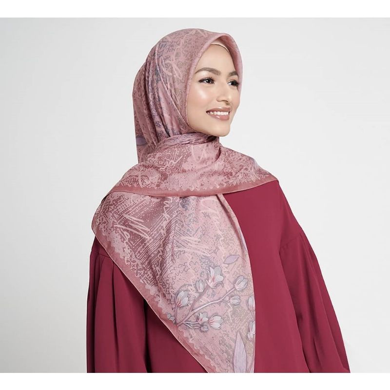 Lily Flower Peach Mandjha Hijab Ivan Gunawan