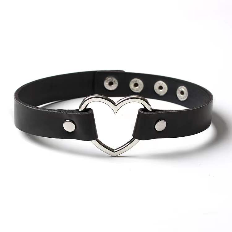 Women Gothic Fashion Heart Choker 8339