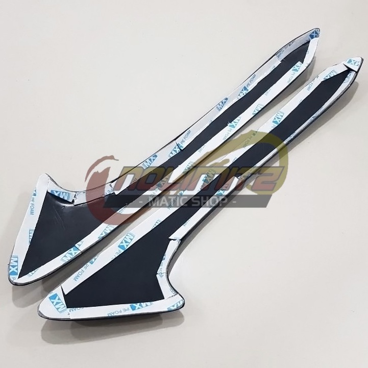 Cover Pelindung Sayap Body Depan Atas Carbon Kevlar PCX 150 Lokal