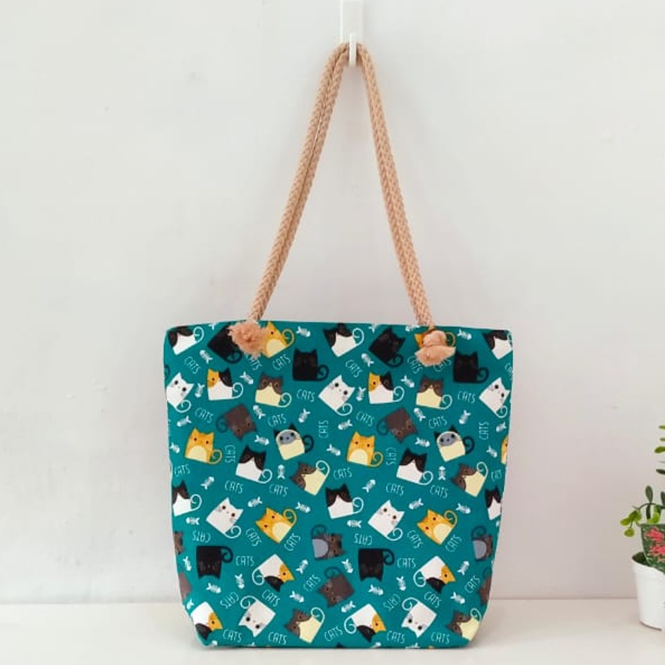 TOTEBAG KANVAS TALI SUMBU MOTIF KUCING TOSCA. RIENS COLLECTIONS