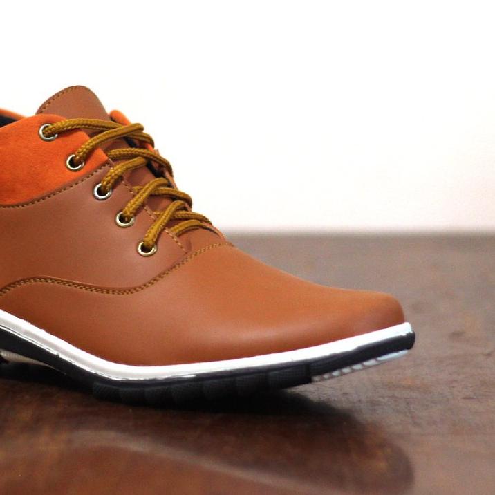 Lavio Sepatu Casual Pria Mozka Original