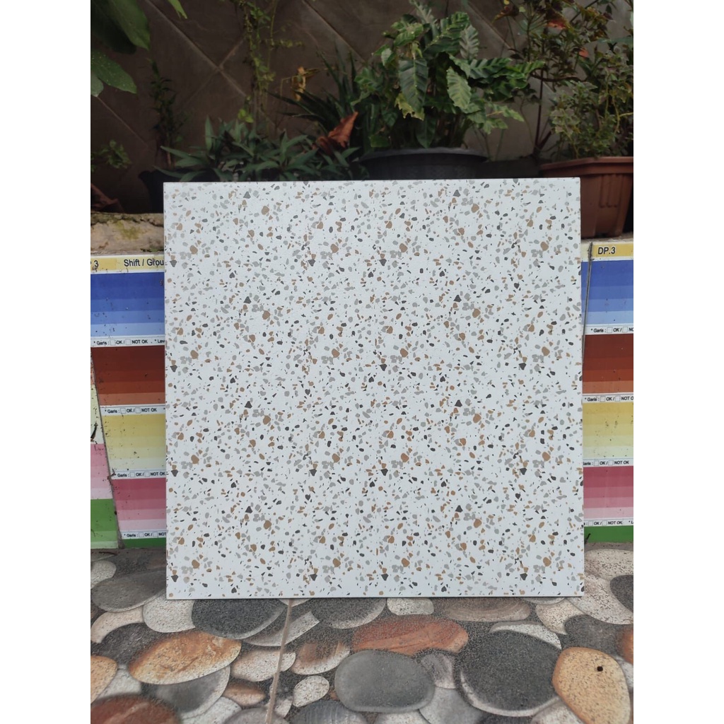 KERAMIK LANTAI 40x40 OYAMA WHITE / MATT
